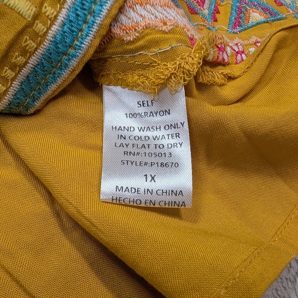 Savanna Jane Top Womens 1X Yellow Embroidered Floral Cap Sleeve Boho Chic - Picture 7 of 8